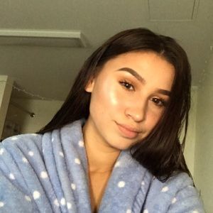 Meet your Posher, Alana