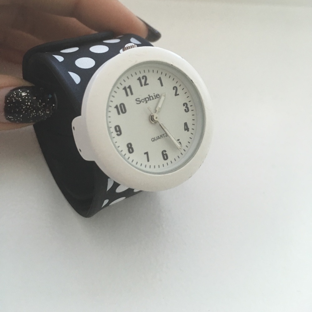 Slap on wrist watch 💗