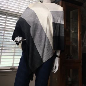 NWOT Ellen Tracy Layering Poncho/Cape - M/L