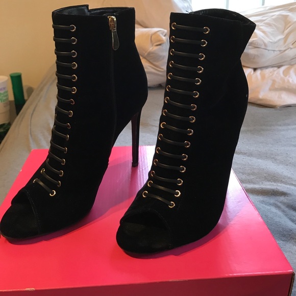 Black high heel booties - Picture 2 of 4