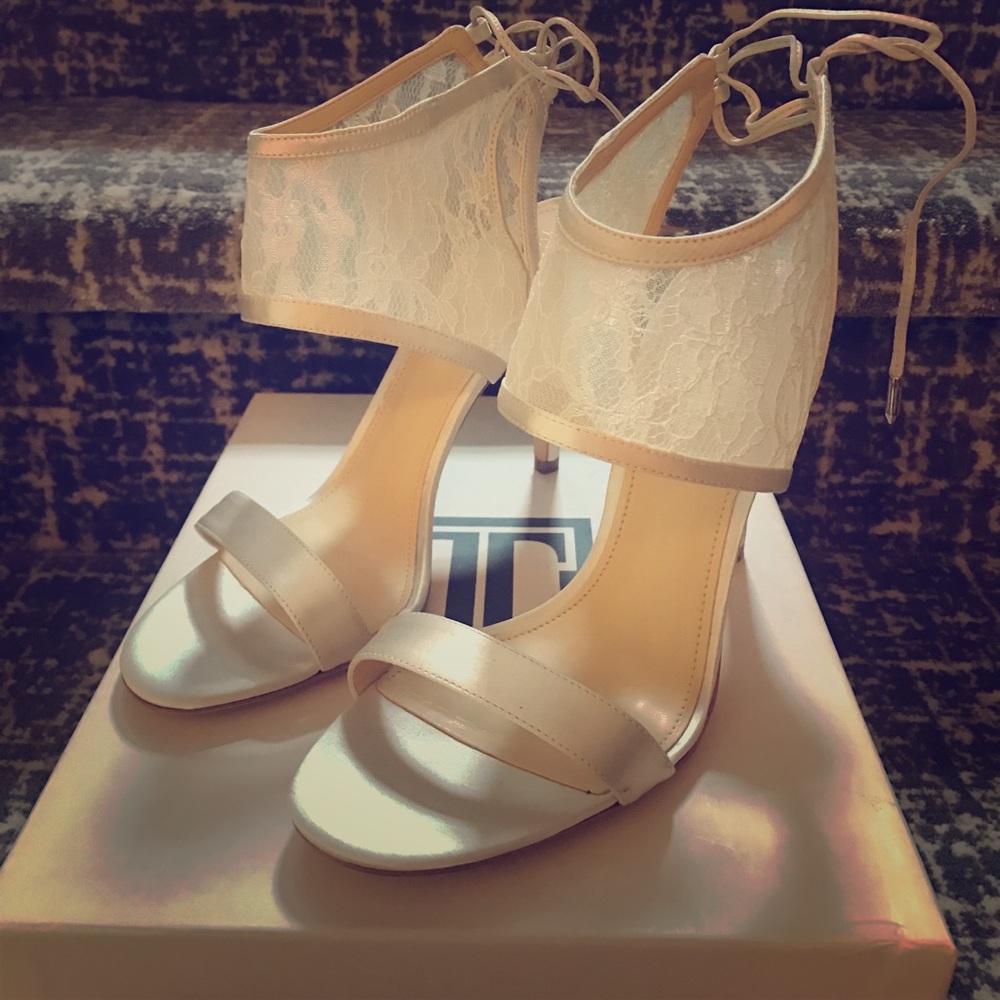 Beautiful Ivory Satin Shoes