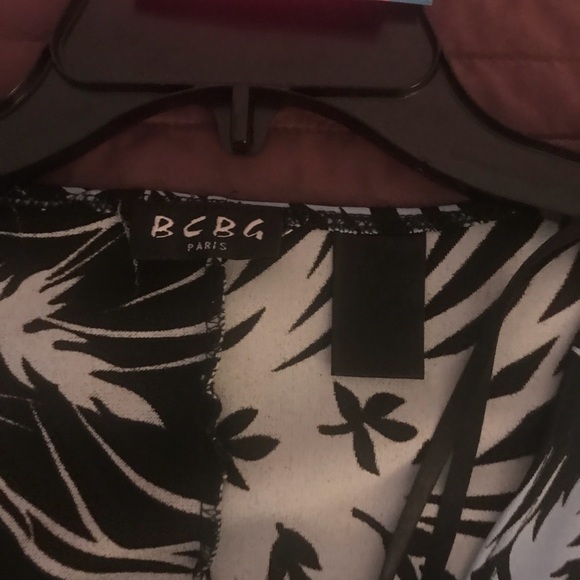 BCBG printed wrap dress - Picture 2 of 2