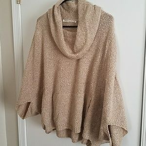 Hippie Laundry Boucle Poncho