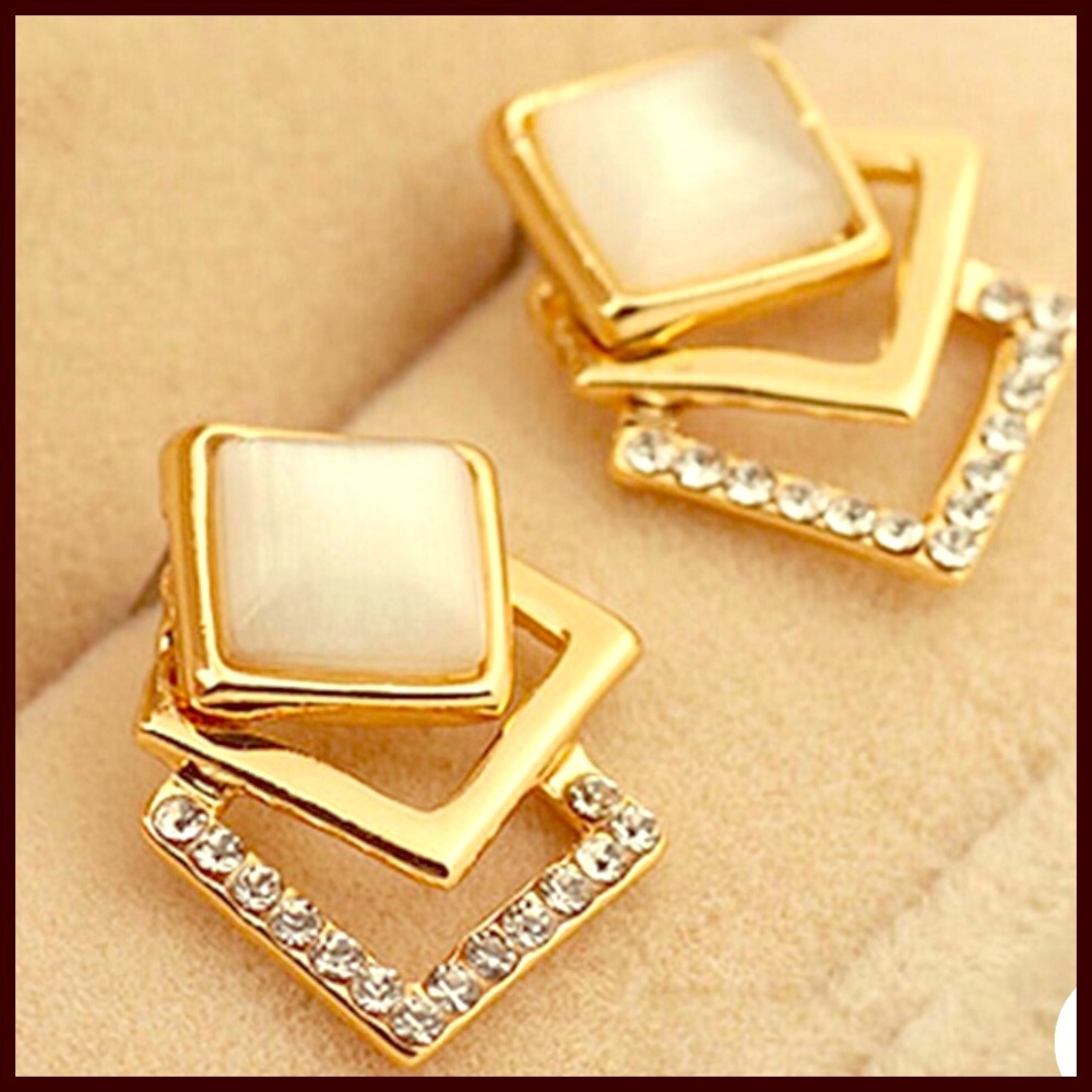 last pair!⭐️18K GOLD PLATED GEOMETRIC EARRINGS⭐️ - Picture 1 of 2