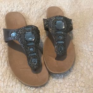 NWT Simply Vera Sandals