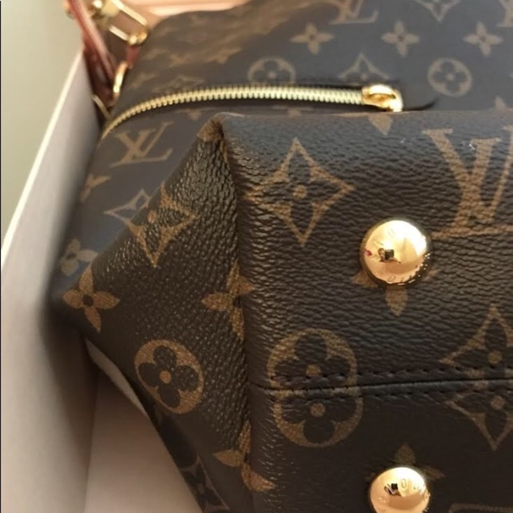 Louis Vuitton Melie Crossbody Hobo - Picture 7 of 8