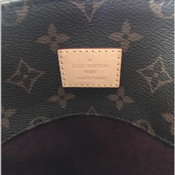Louis Vuitton Melie Crossbody Hobo - Picture 3 of 8