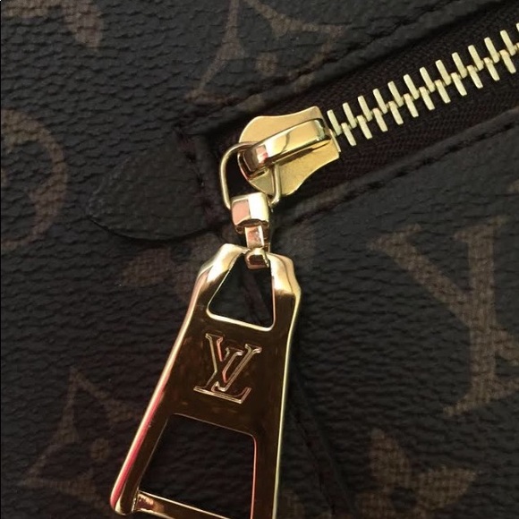 Louis Vuitton Melie Crossbody Hobo - Picture 5 of 8