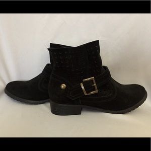 NEW Black Faux Suede 6.5 booties