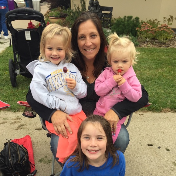 Meet your Posher, Brenda - Picture 1 of 1