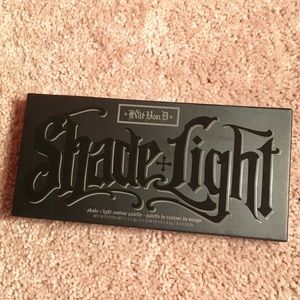 NEW Kat Von D Shade & Light Contour Palette