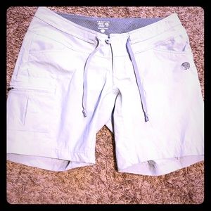 Mountain Hardware wmns Sz 8 shorts quick dry
