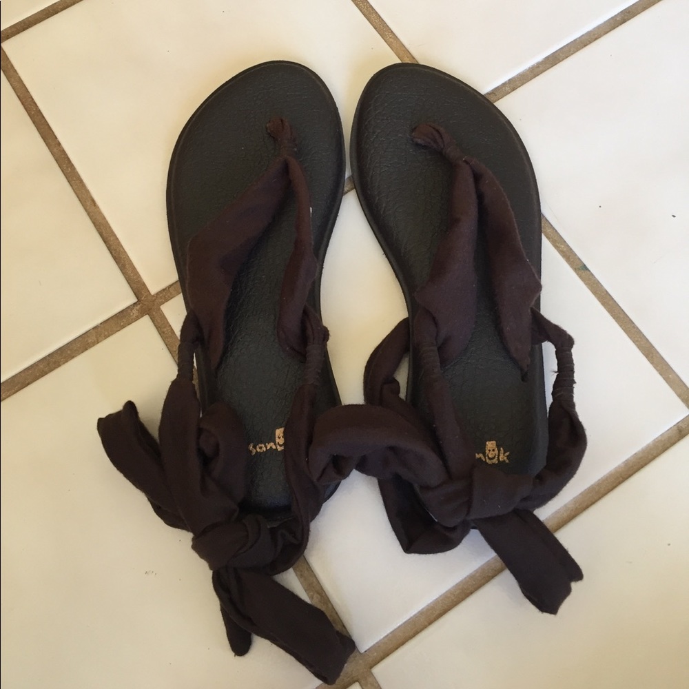 Sanuk yoga slinged up sandals Sz 8