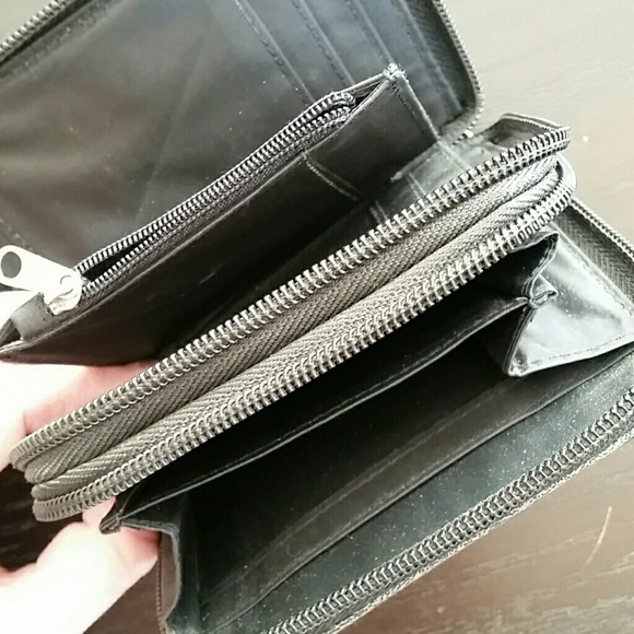 Black Wallet - Picture 2 of 5