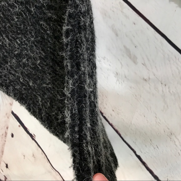 Charcoal wool thick scarf - Picture 4 of 4