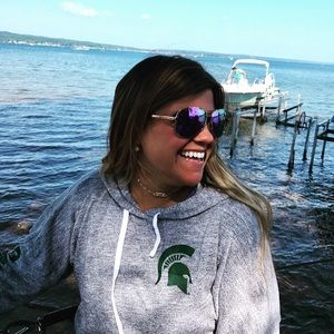 Meet your Posher, Erica
