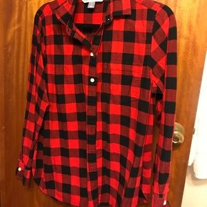 Old navy buffalo red/black plaid button down shirt