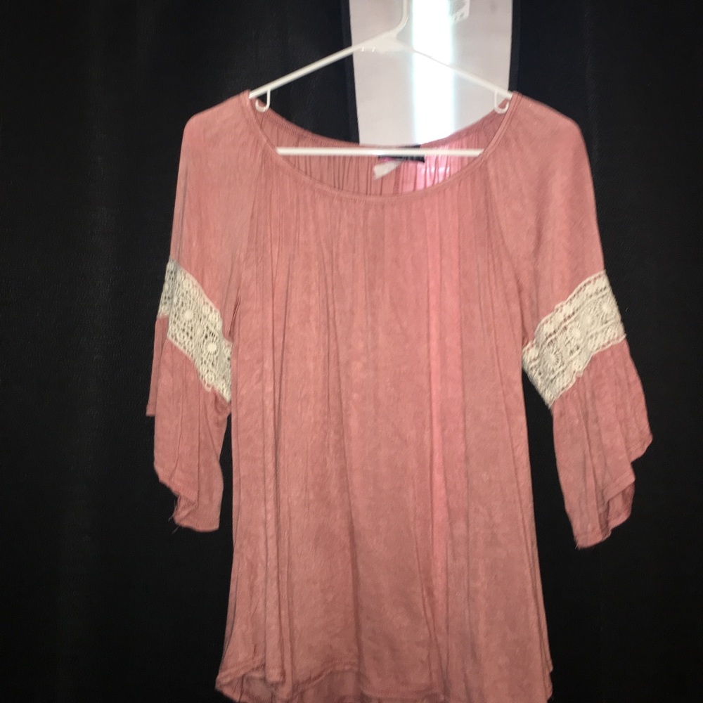 3/4 sleeve shirt