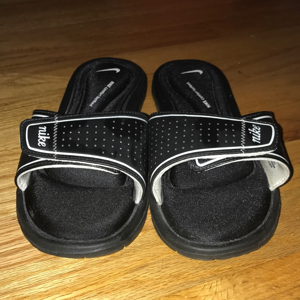 Nike Black Slides with Cushion