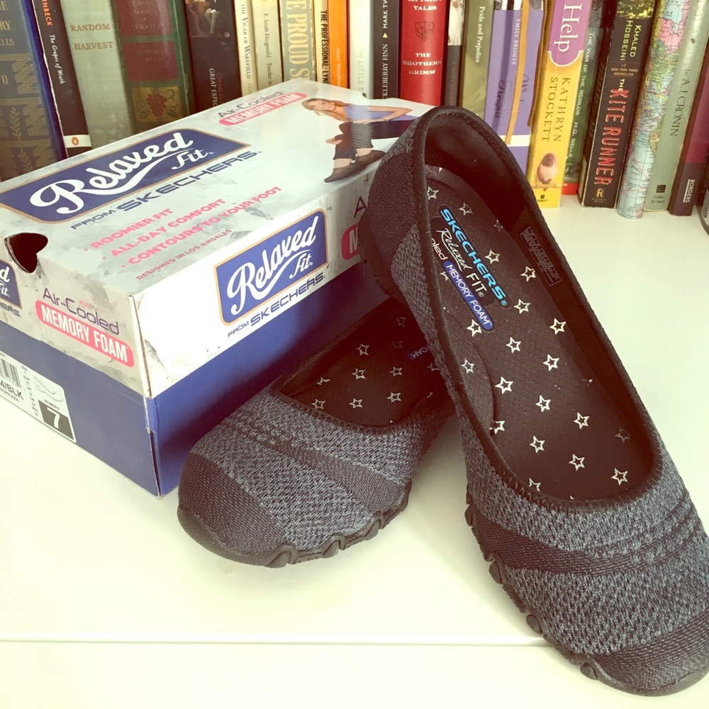 Skechers relaxed fit flats