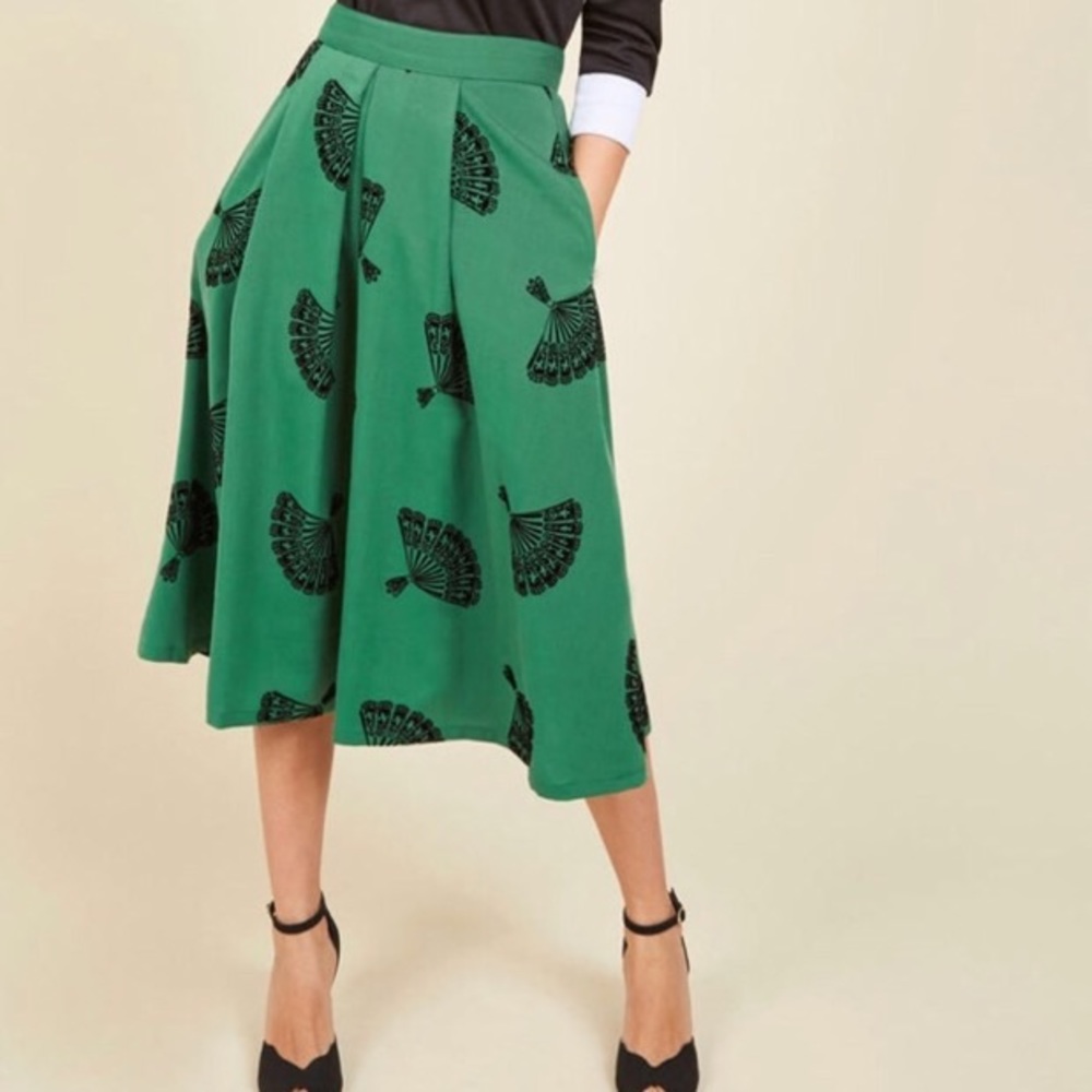 Green Fan Print Skirt