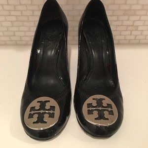 Tory Burch Sally Wedge (Limited Edition Silver)