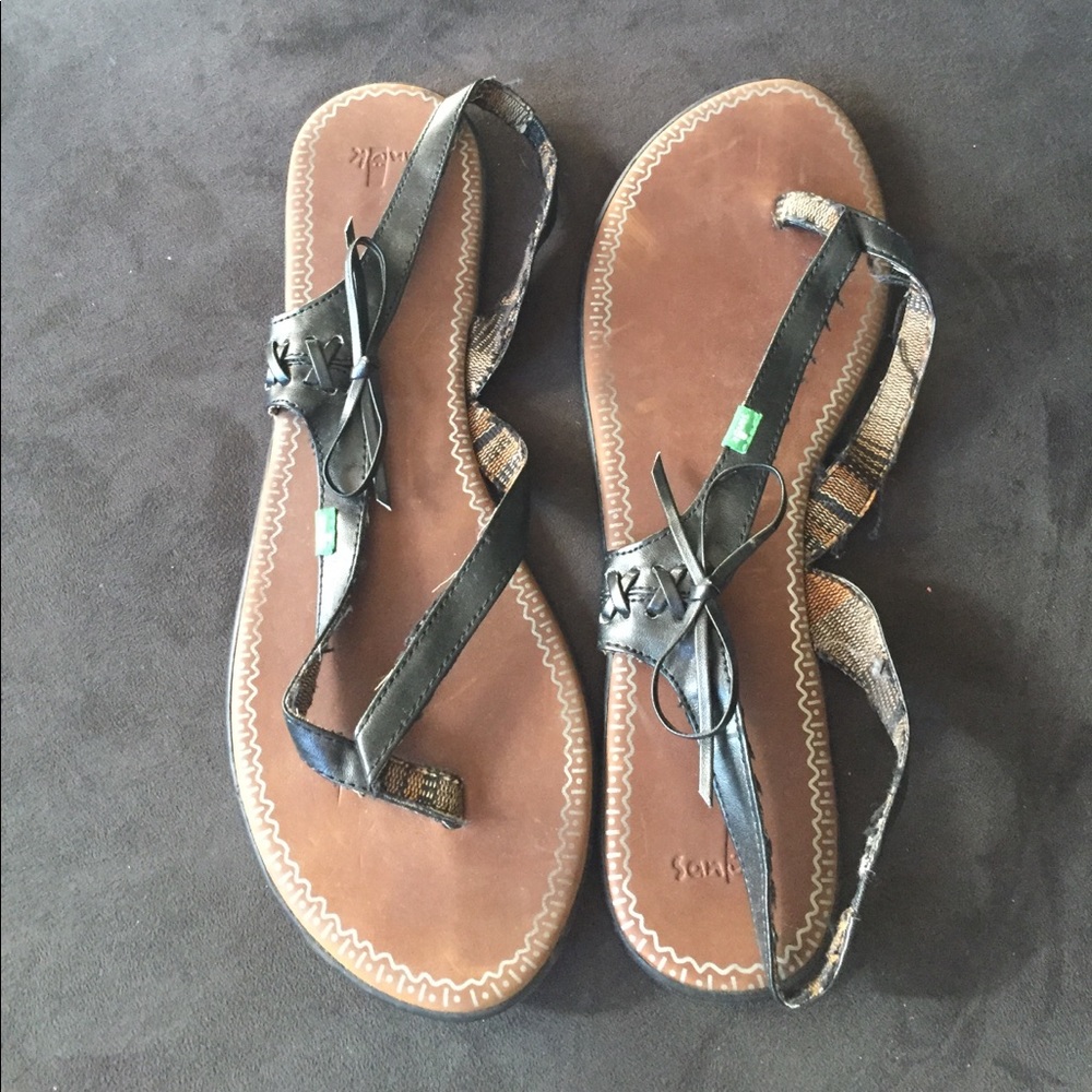 Sanuk sandals