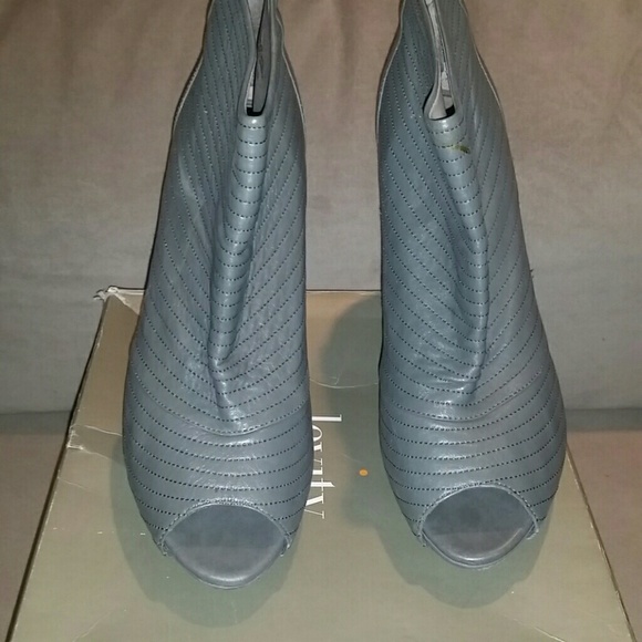 Levity booties - Picture 2 of 3