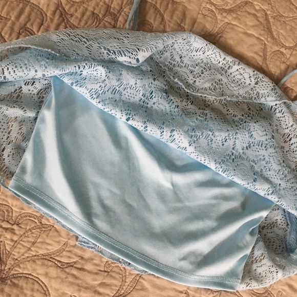 Baby blue crop top - Picture 3 of 5