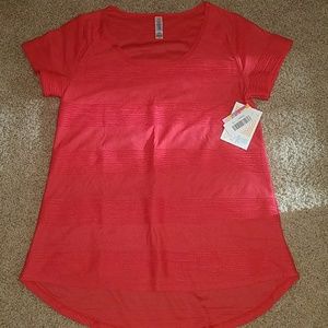 NWT XS coral LuLaRoe Classic Tee