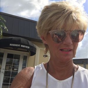 Meet your Posher, Christine