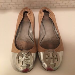 Tory Burch Two-Tone Reva Flat (Nude & Silver)