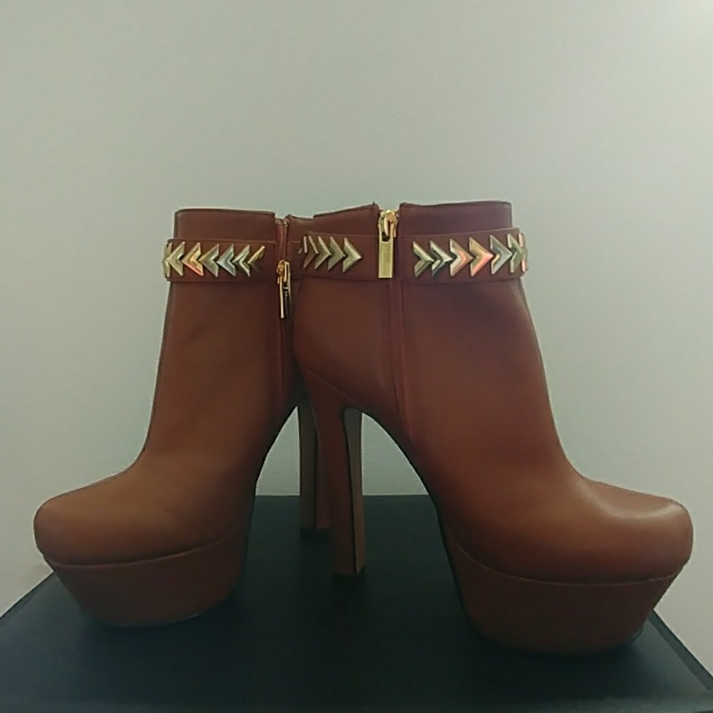 🍁Fall Must Have🍁 Bakers Tan Platform Booties