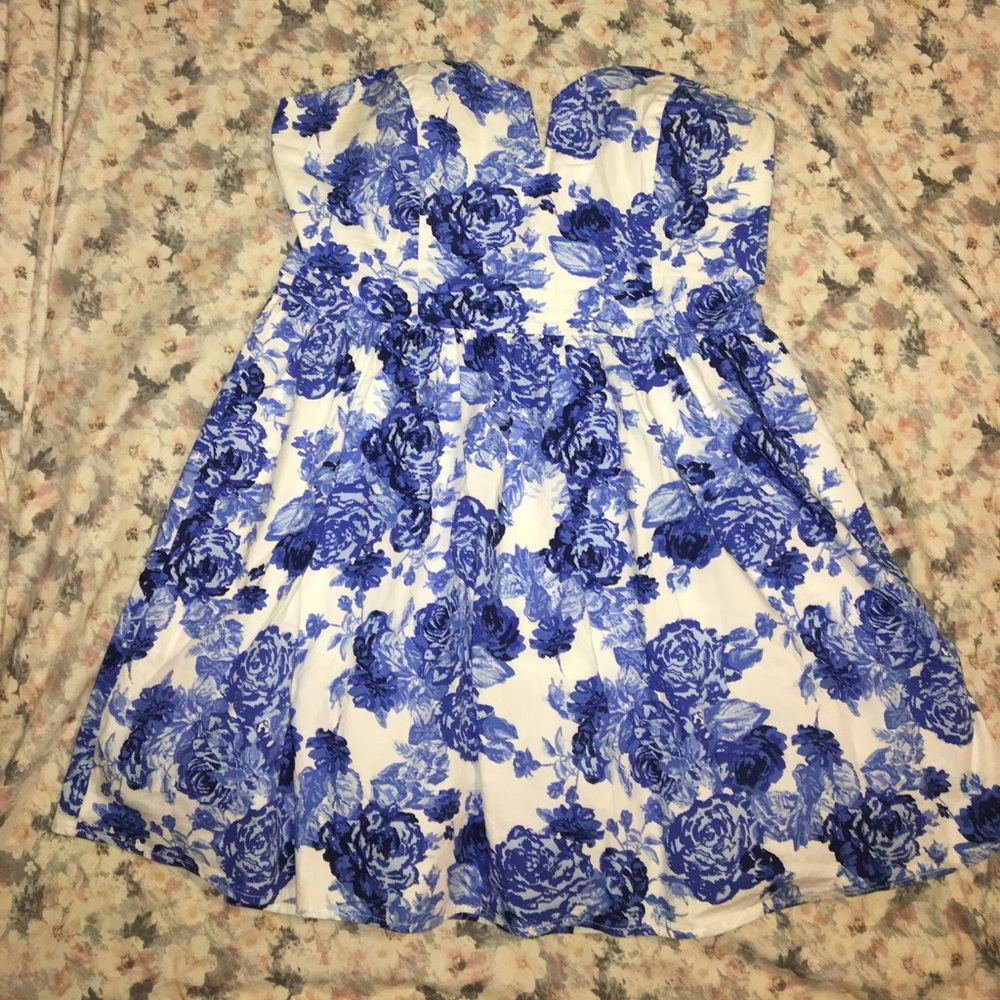 Beautiful royal blue/white strapless dress - Picture 1 of 4