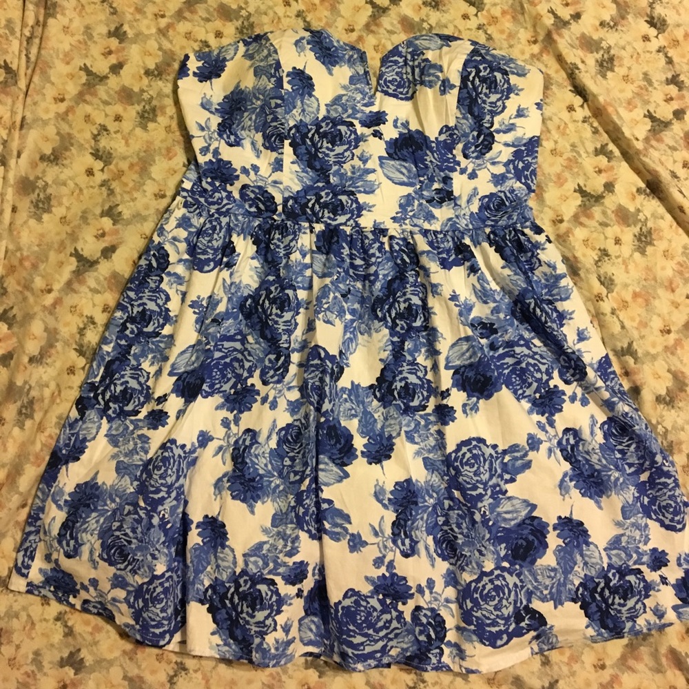 Beautiful royal blue/white strapless dress - Picture 2 of 4
