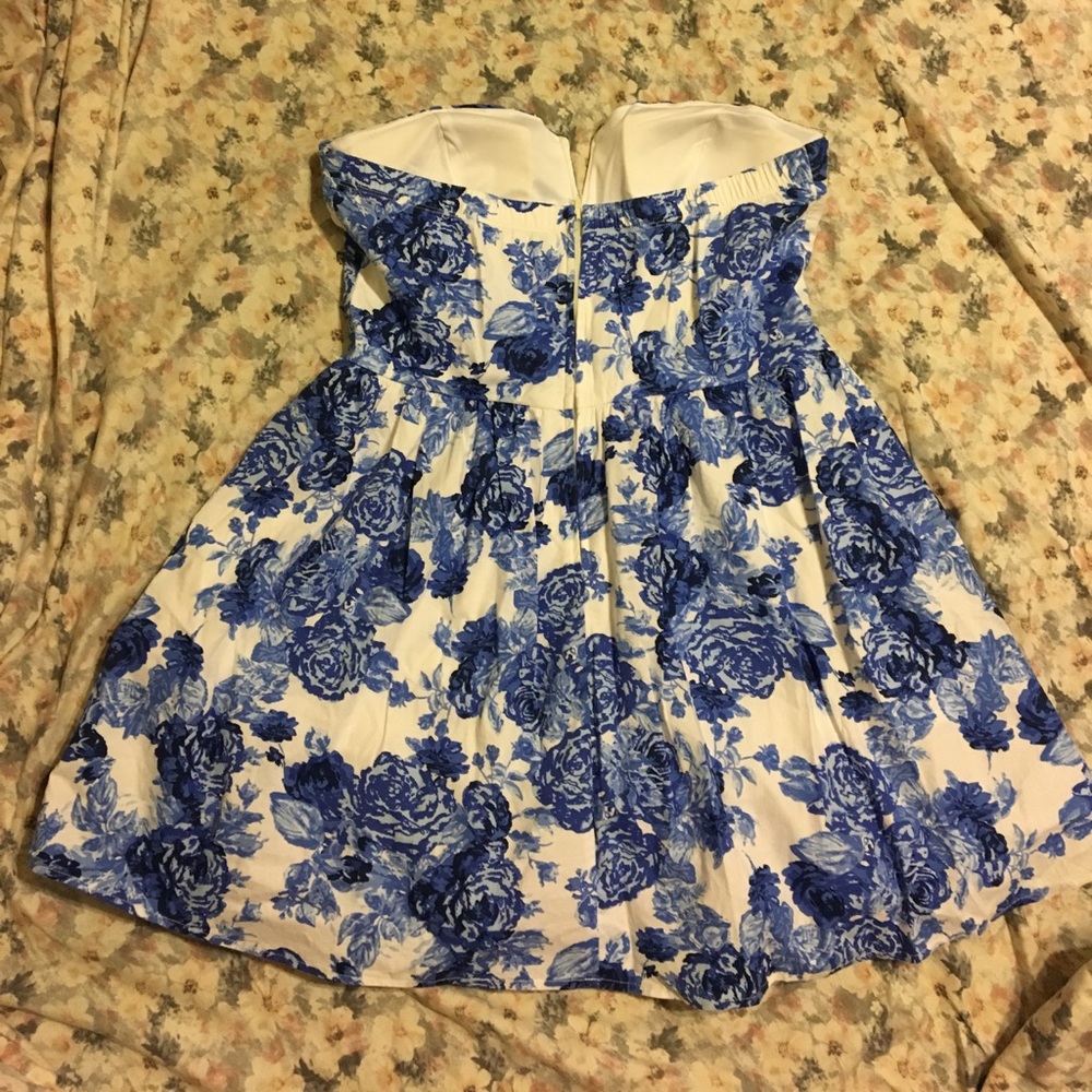 Beautiful royal blue/white strapless dress - Picture 3 of 4