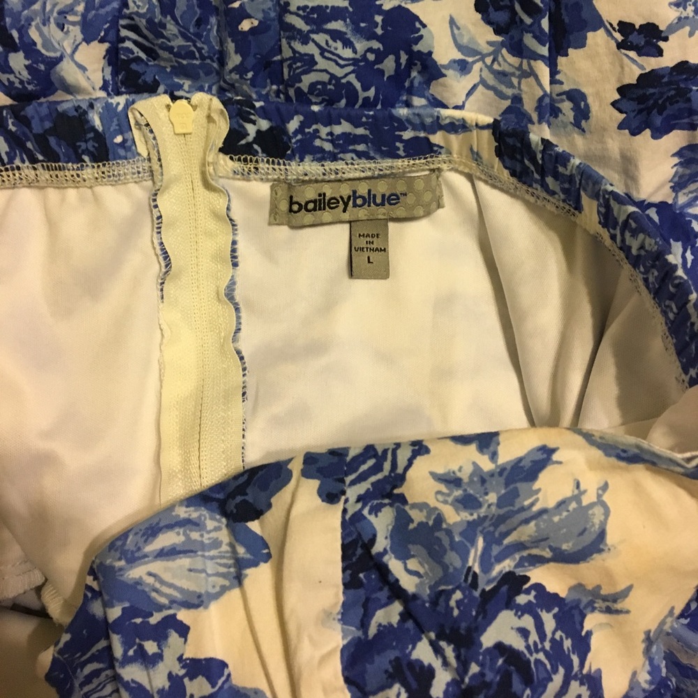 Beautiful royal blue/white strapless dress - Picture 4 of 4