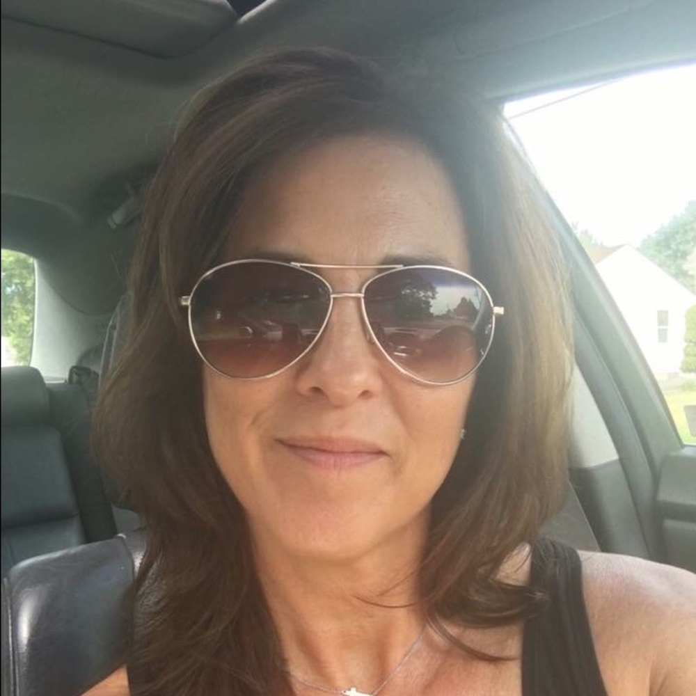 Meet your Posher, Pamela