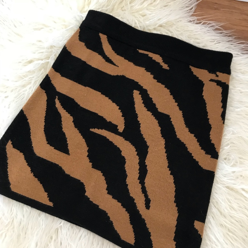 Flying Tomato- Animal Print Sweater Mini Skirt
