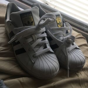 Adidas superstar size 5Y 5 boys