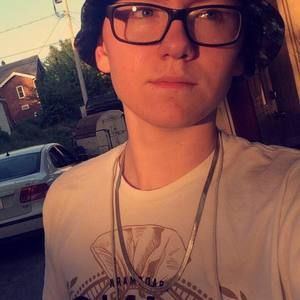 Meet your Posher, Levi