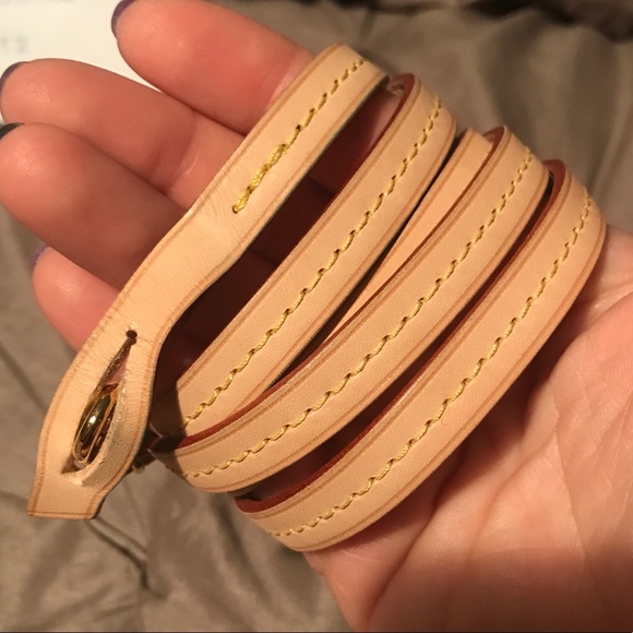 Louis Vuitton Favorite MM Monogram - Picture 3 of 8