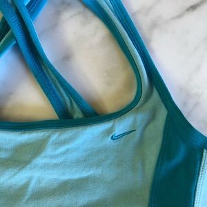 Nike Workout Top 💙