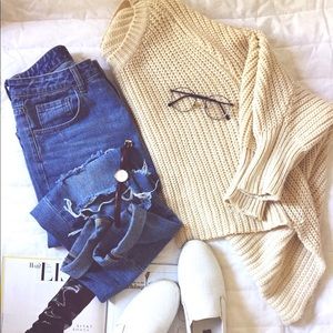 Cream Knit Pullover/ Sweater SizeS/M