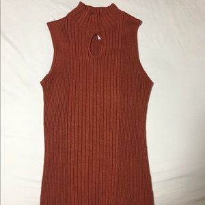 Sleeveless Mock Turtleneck Light Sweater.