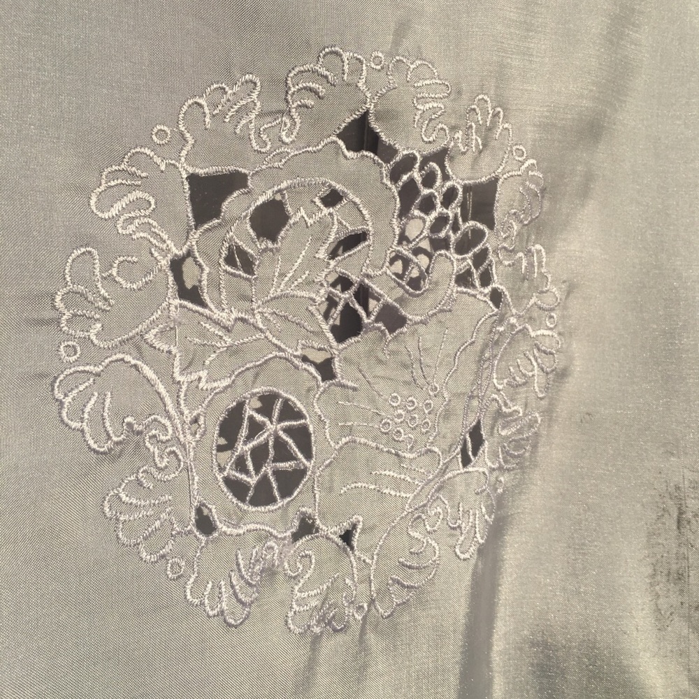 Unique Detailed Silver Top - Picture 5 of 8