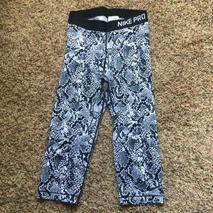Snakeskin Nike Pro leggings Capri