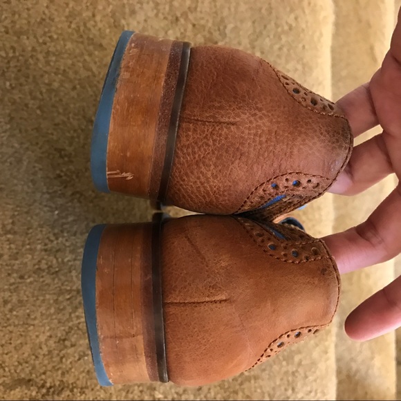 Cole Haan oxford style leather shoes - Picture 3 of 8