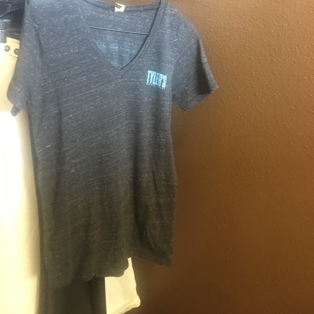 Women's gray heather Tyler's tee
