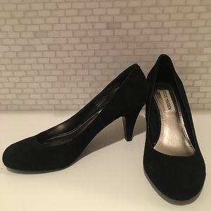 Steve Madden Black Suede Pumps, size 7